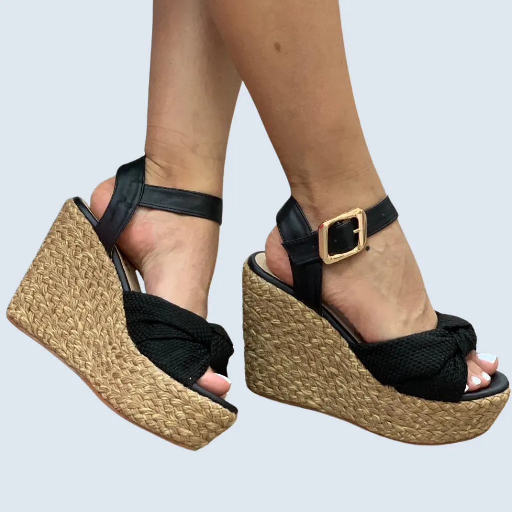 PLATAFORMA EN YUTE CAPELLADA CON NUDO Y CORREA AL TOBILLO