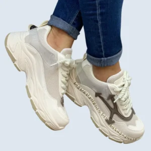 TENIS DEPORTIVOS APLIQUE LATERAL EN FLECHAS