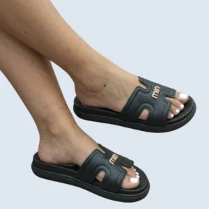 SANDALIA CANOA CAPELLADA CON HERRAJE CON PIEDRAS